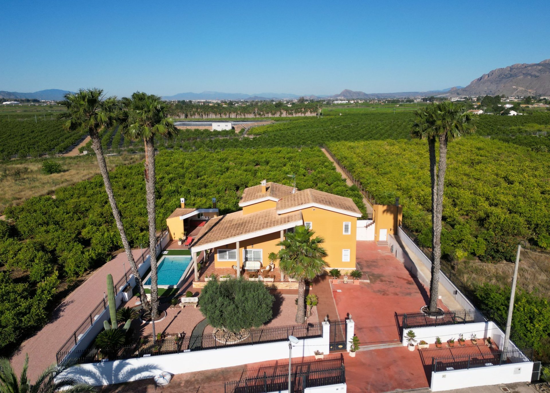 Finca in Orihuela, Alicante, Spain 5 bedrooms, 495 sq.m. No. 151837