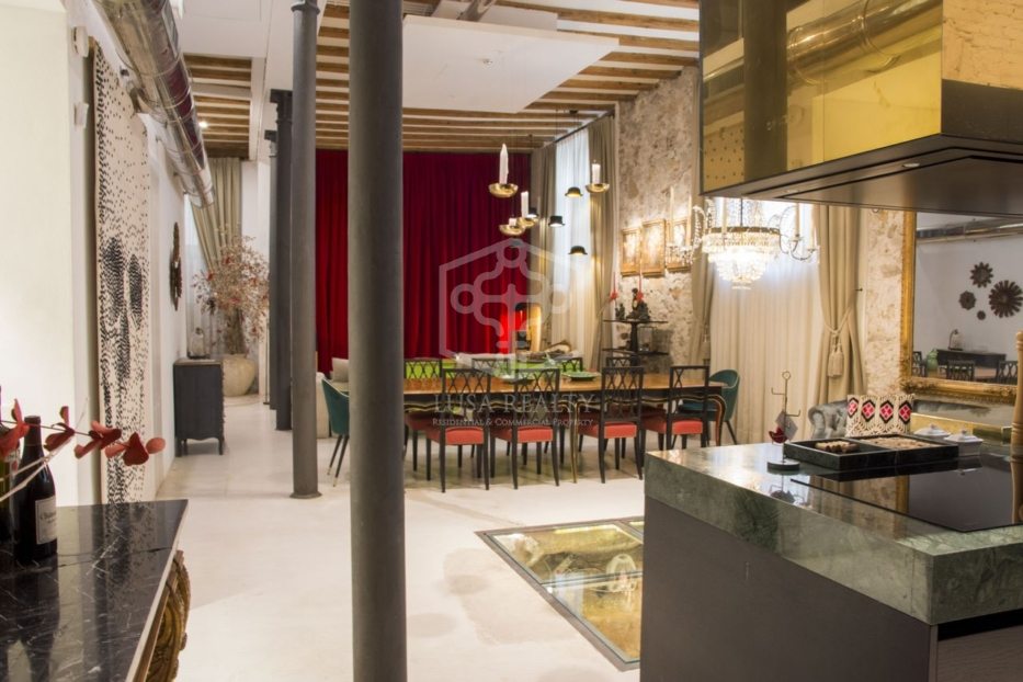Huoneisto Barcelona, Espanja 3 makuuhuonetta, 224 m2 No. 78360