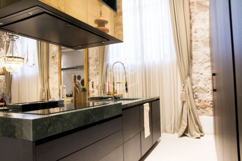 Huoneisto Barcelona, Espanja 3 makuuhuonetta, 224 m2 No. 78360