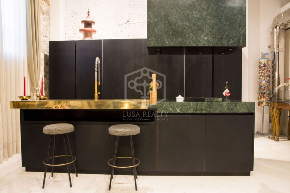 Huoneisto Barcelona, Espanja 3 makuuhuonetta, 224 m2 No. 78360