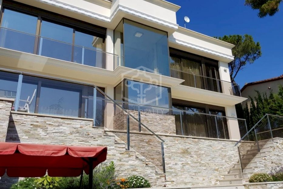 Villa i Calonge, Girona, Spanien 4 sovrum, 300 kvm. Nr. 78361