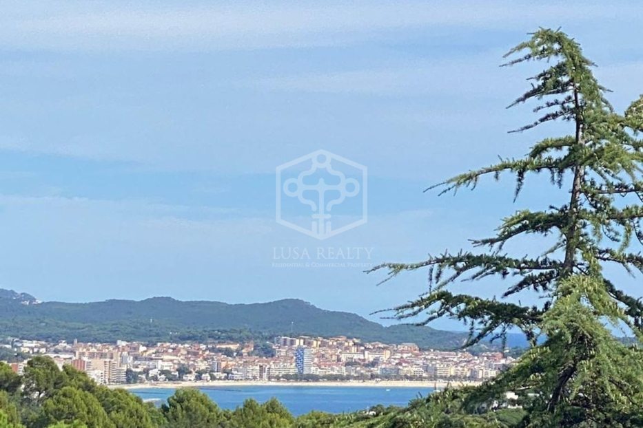 Villa i Calonge, Girona, Spanien 4 sovrum, 300 kvm. Nr. 78361