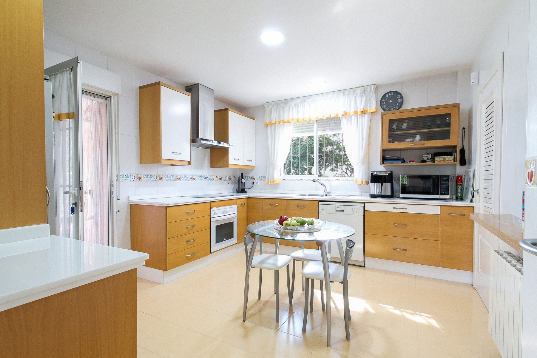 Villa en Alicante, España 6 dormitorios, 395 m2 No. 155082