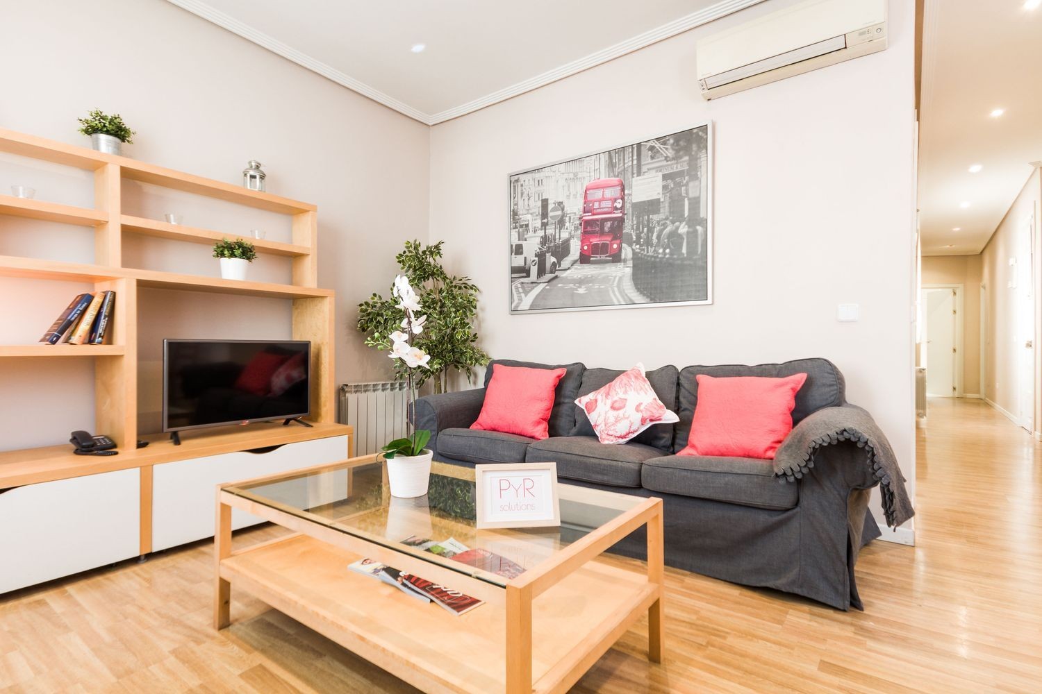Wohnung in Madrid, Spanien 2 Schlafzimmer, 84 m2 Nr. 134726