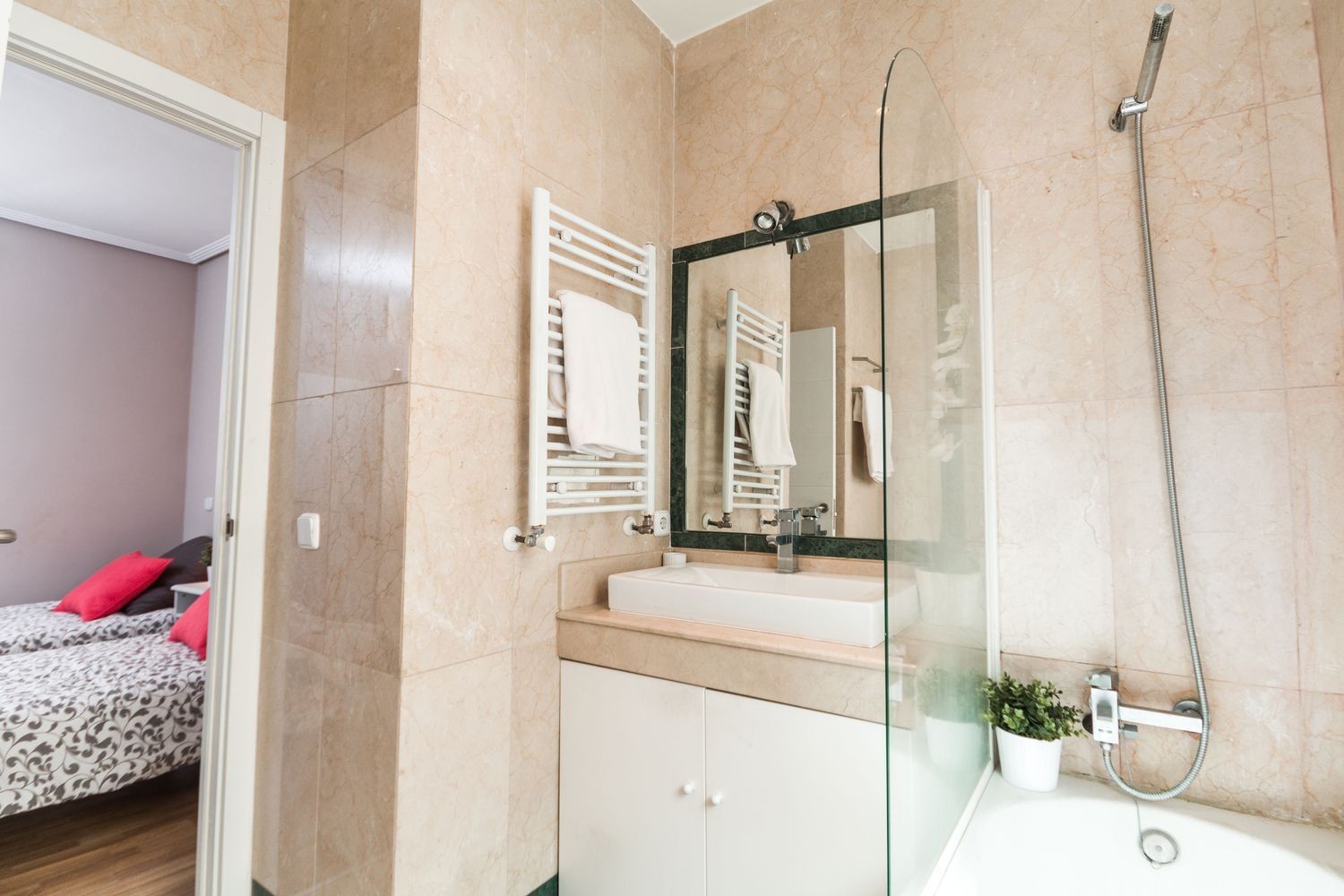 Wohnung in Madrid, Spanien 2 Schlafzimmer, 84 m2 Nr. 134726