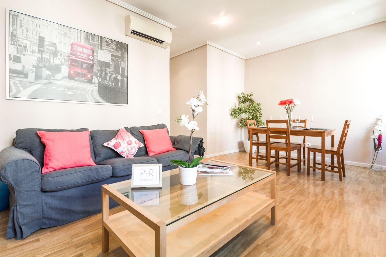 Wohnung in Madrid, Spanien 2 Schlafzimmer, 84 m2 Nr. 134726