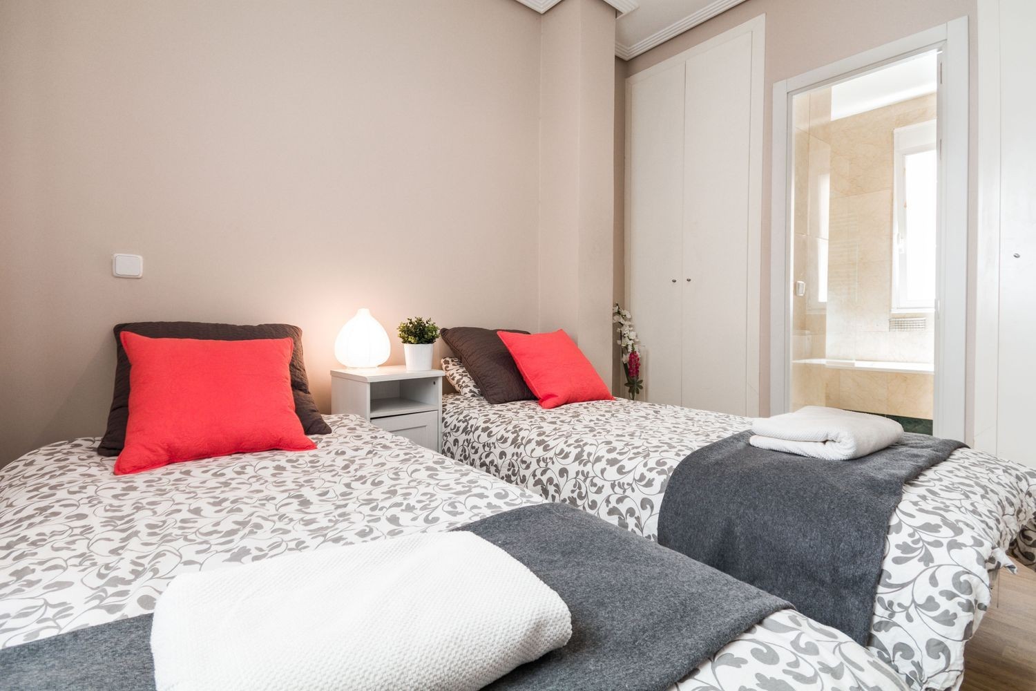 Wohnung in Madrid, Spanien 2 Schlafzimmer, 84 m2 Nr. 134726