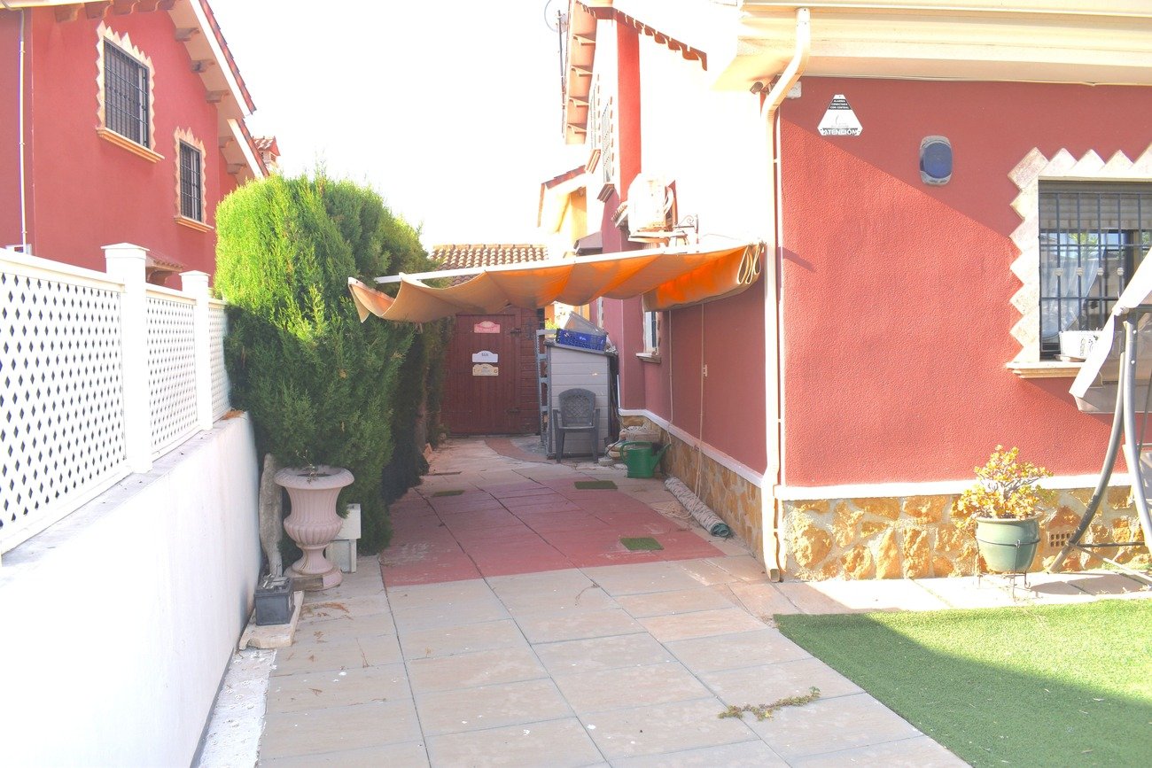 Willa w Guardamar del Segura, Alicante, Hiszpania 3 sypialnie, 100 mkw. nr 196824