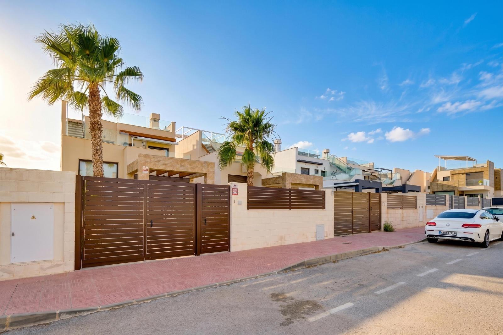 Villa i Alicante, Spanien 3 sovrum, 120 kvm. Nr. 196822