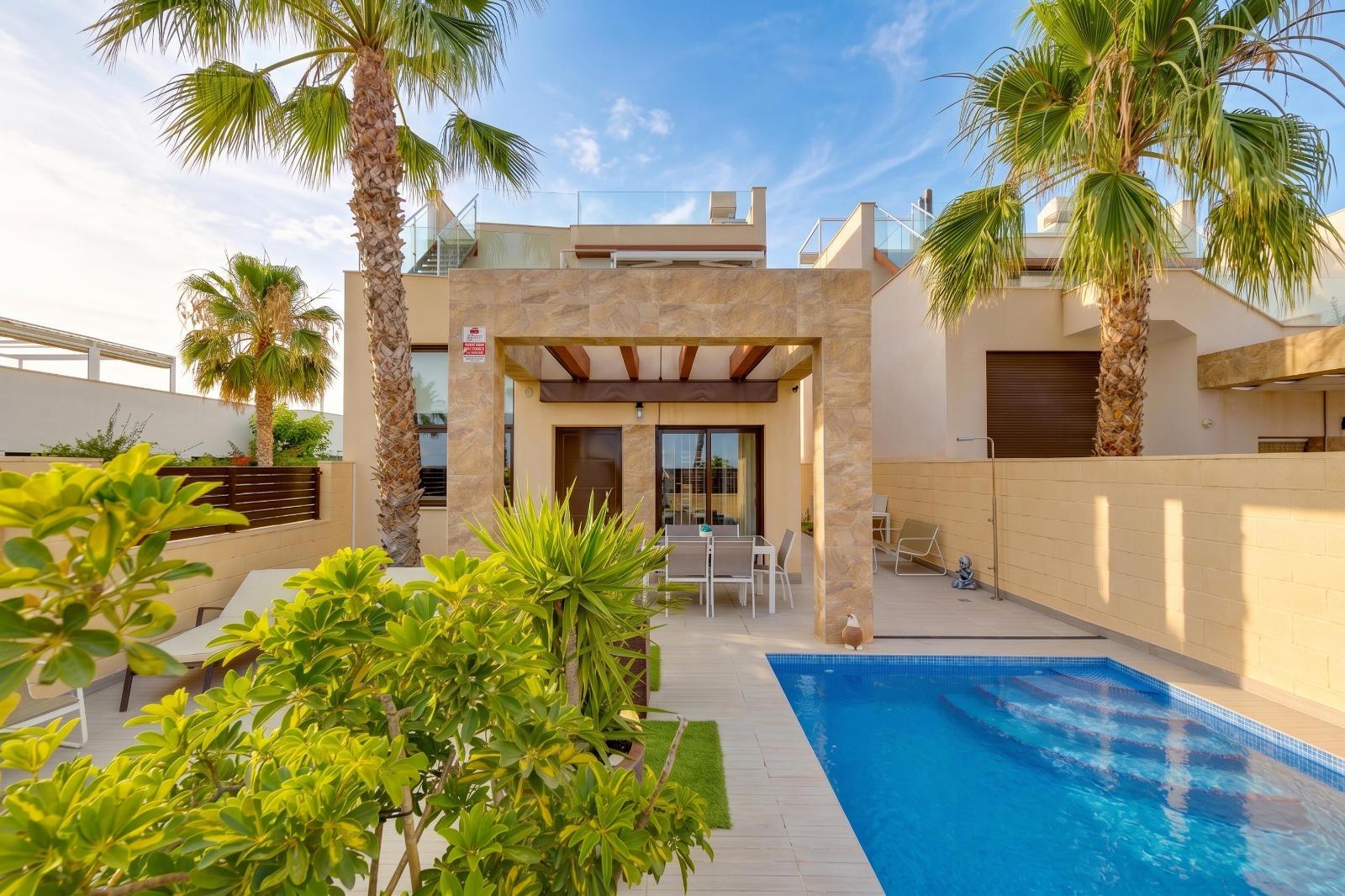 Villa i Alicante, Spanien 3 sovrum, 120 kvm. Nr. 196822