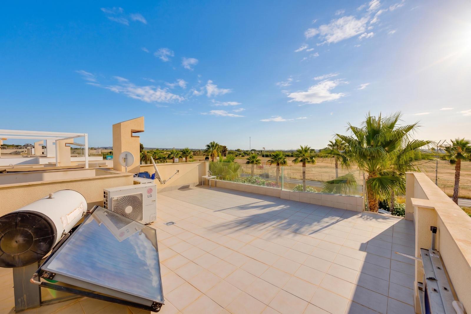Villa i Alicante, Spanien 3 sovrum, 120 kvm. Nr. 196822
