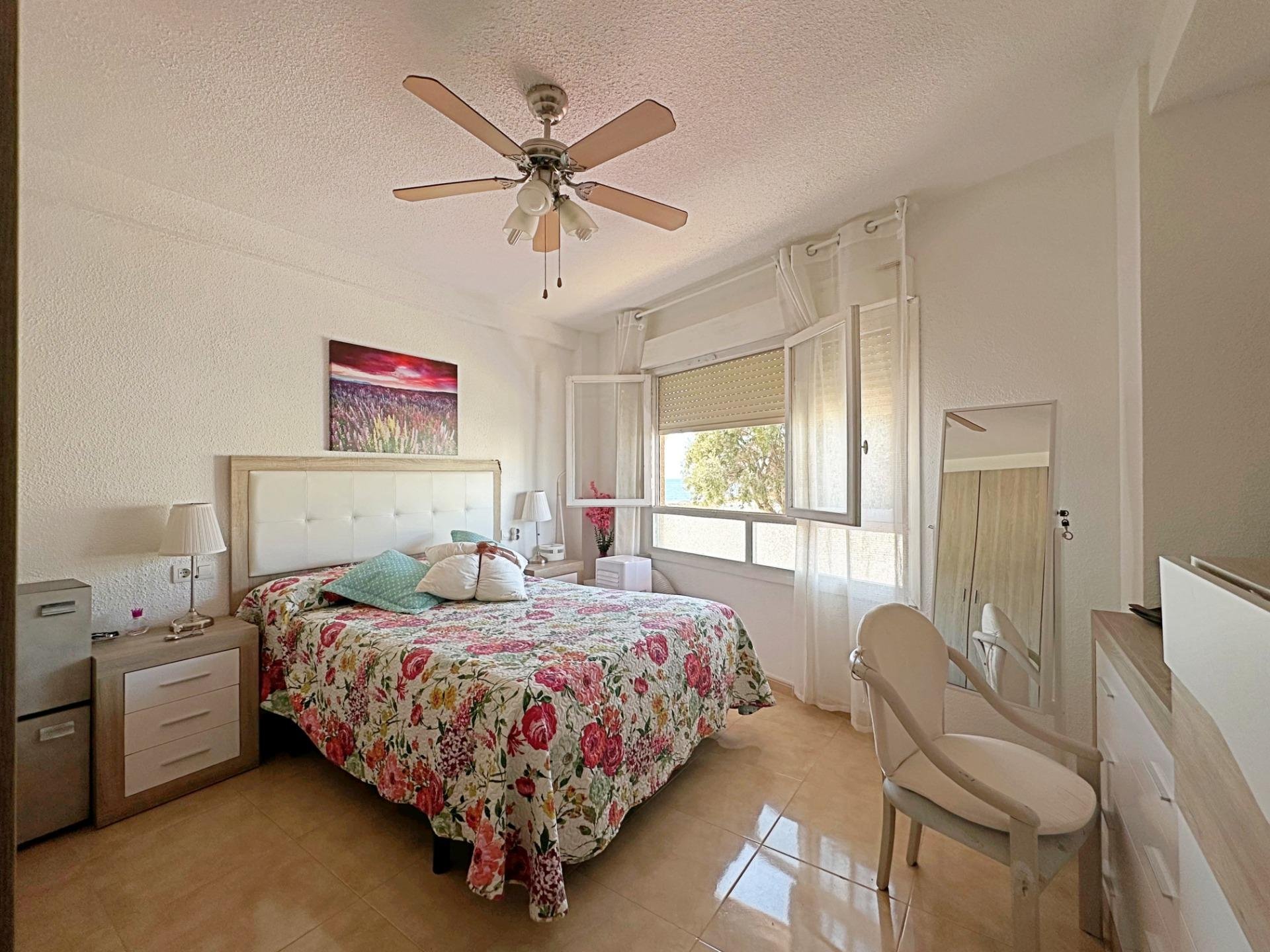 Apartamento en Torrevieja, Alicante, España 3 dormitorios, 86 m2 No. 196823