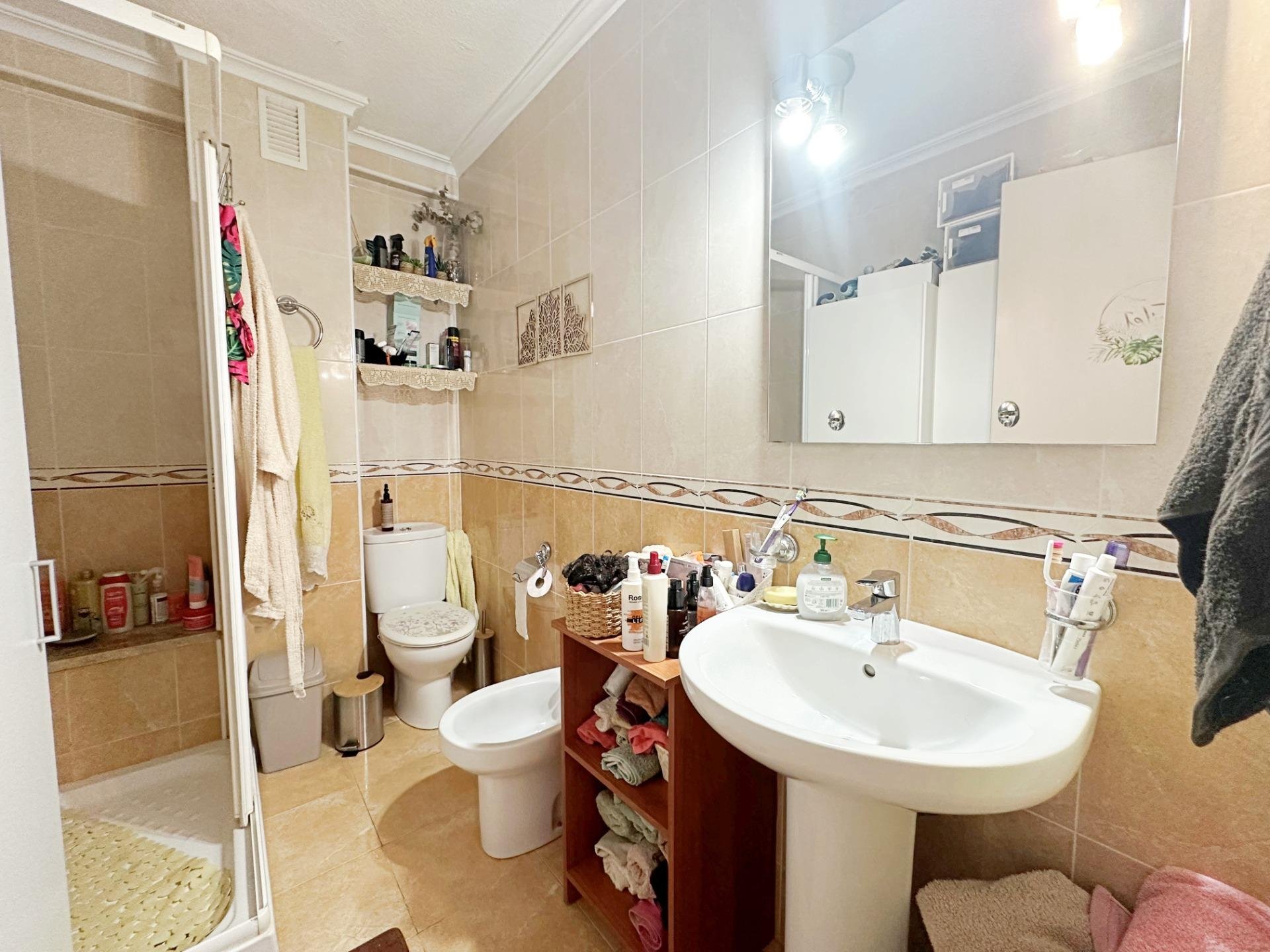 Apartamento en Torrevieja, Alicante, España 3 dormitorios, 86 m2 No. 196823