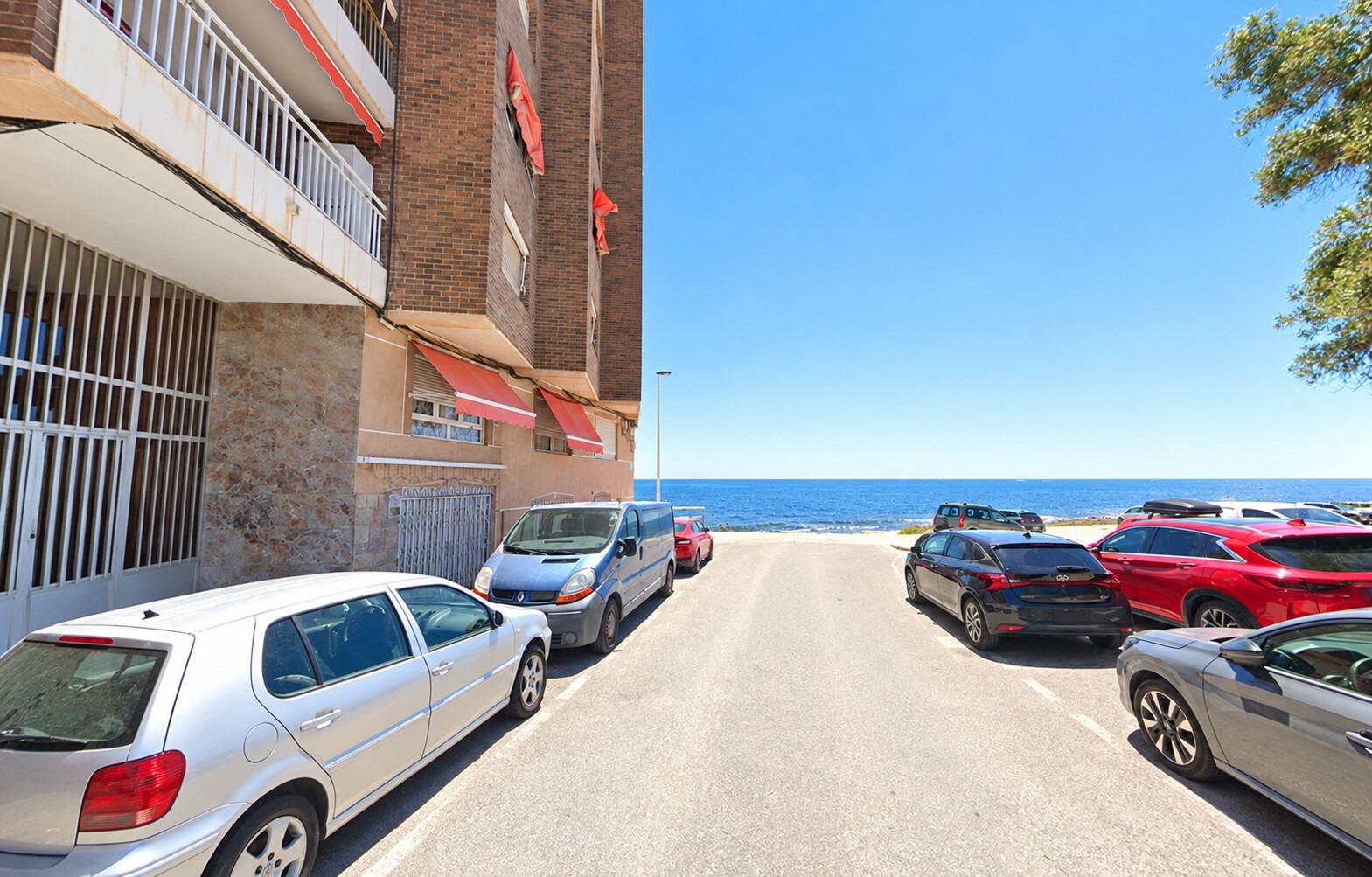 Apartamento en Torrevieja, Alicante, España 3 dormitorios, 86 m2 No. 196823