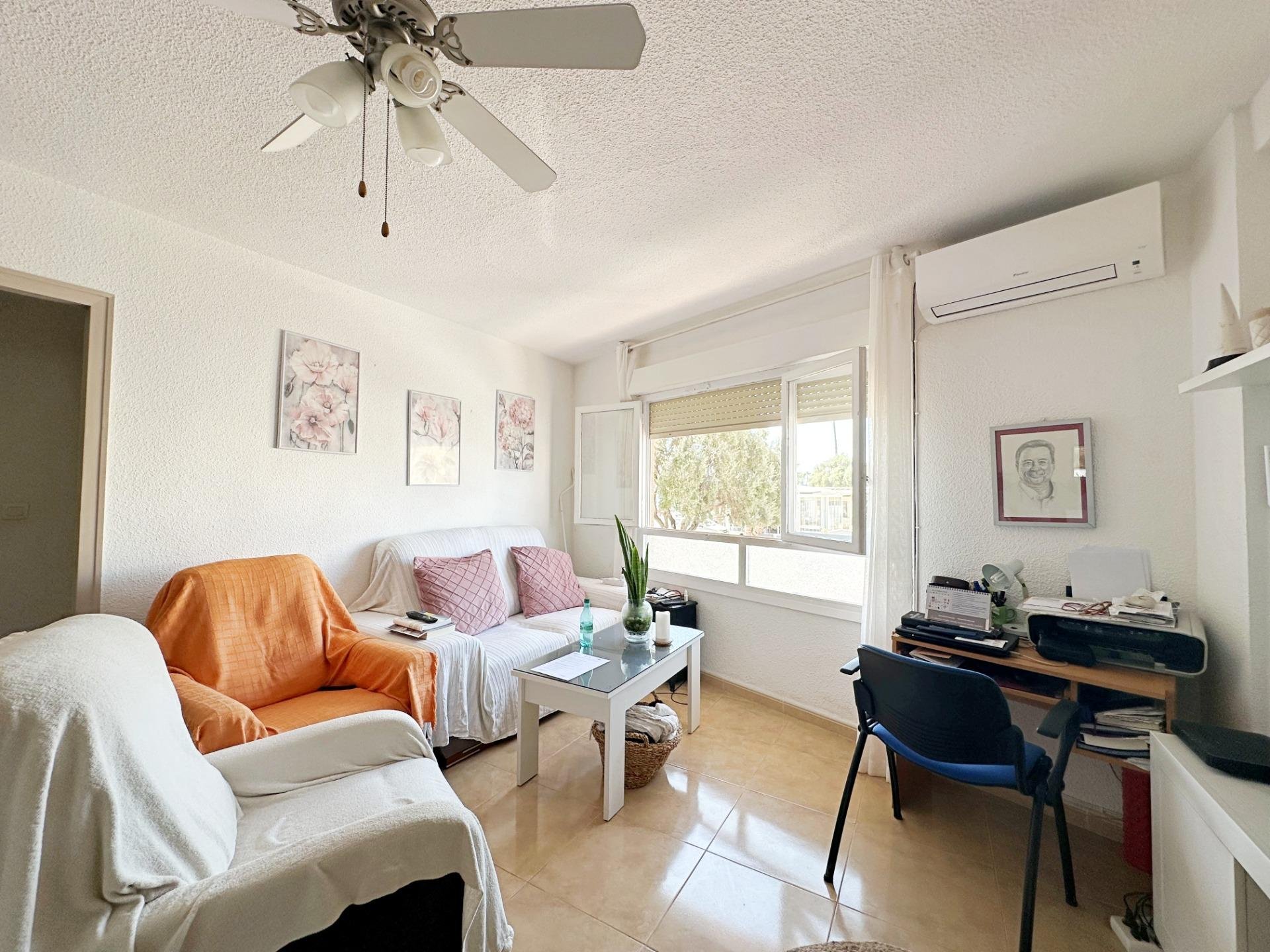 Apartamento en Torrevieja, Alicante, España 3 dormitorios, 86 m2 No. 196823