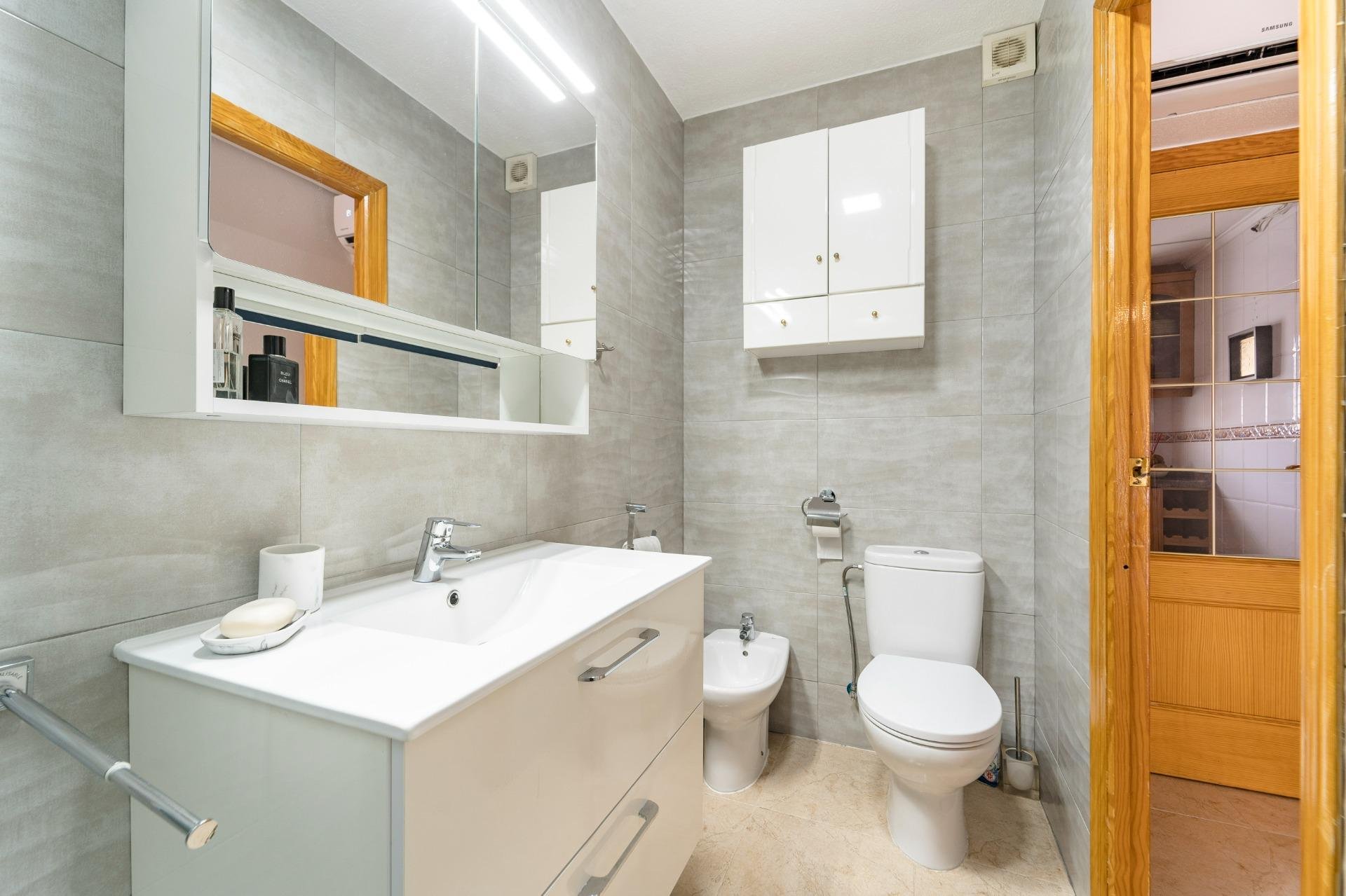 Radhus i Torrevieja, Alicante, Spanien 4 sovrum, 80 kvm. Nr. 196820