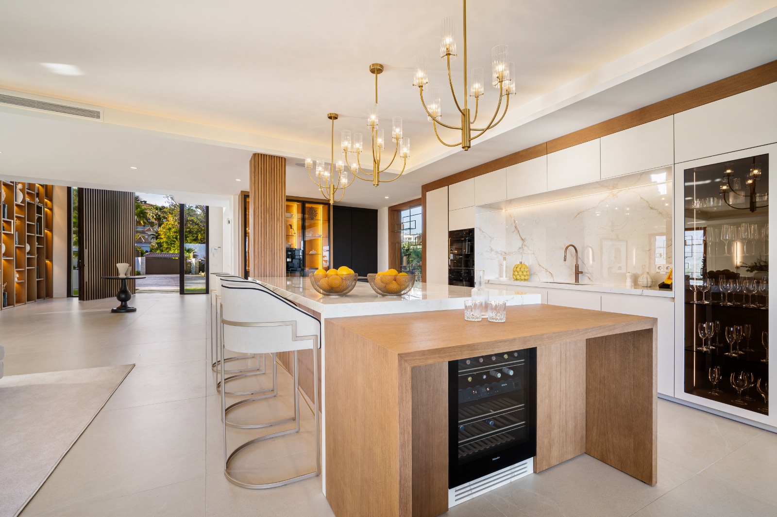 Villa in Marbella, Malaga, Spain 6 bedrooms, 789 sq.m. No. 136008