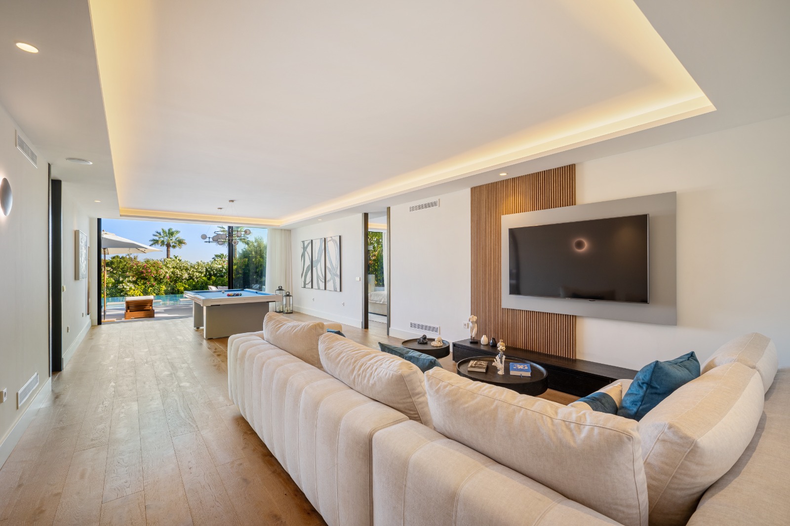 Villa in Marbella, Malaga, Spain 6 bedrooms, 789 sq.m. No. 136008