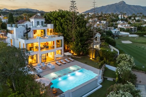 Villa in Marbella, Malaga, Spanien 6 Schlafzimmer, 789 m2 Nr. 136008