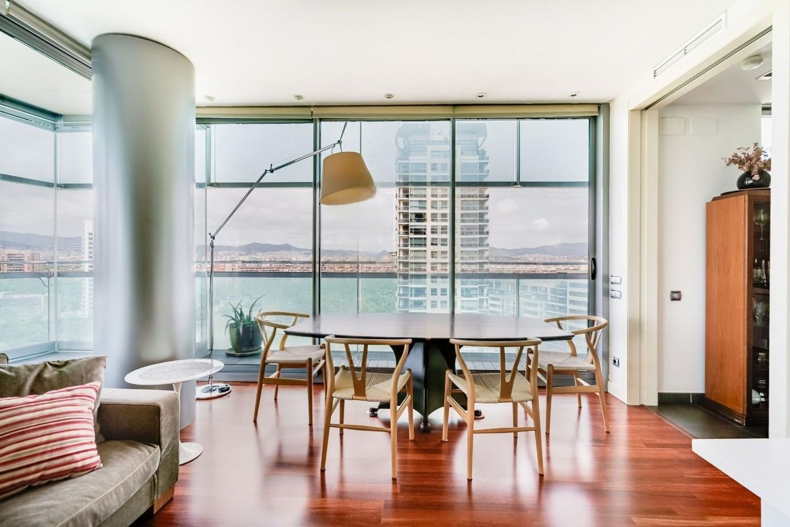 Apartament w Barcelona, Hiszpania 3 sypialnie, 100 mkw. nr 177353