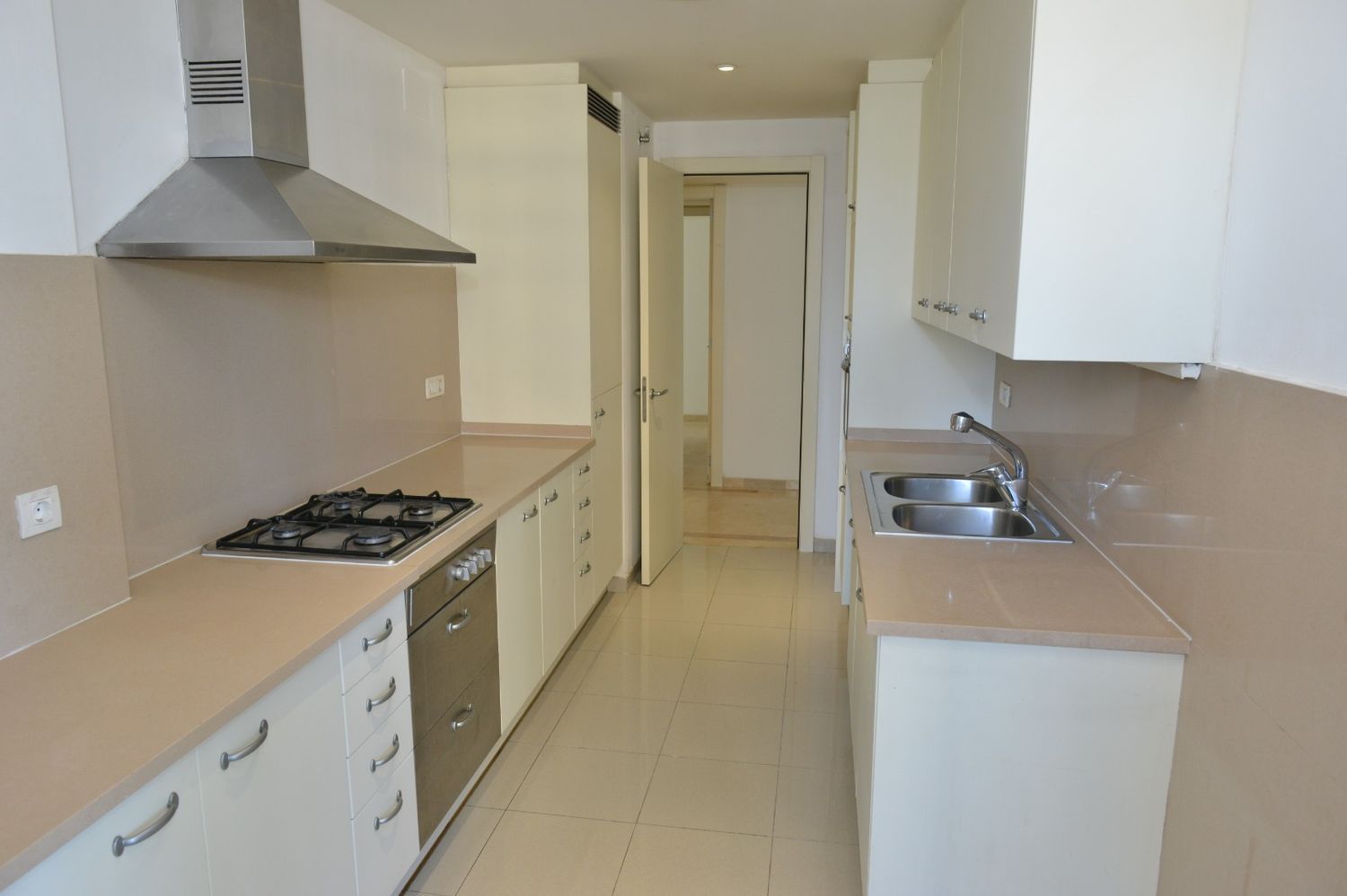 Apartment à Barcelona, Espagne 4 chambres, 141 m2 No. 177355