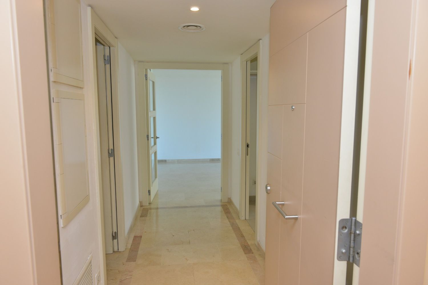 Apartment à Barcelona, Espagne 4 chambres, 141 m2 No. 177355