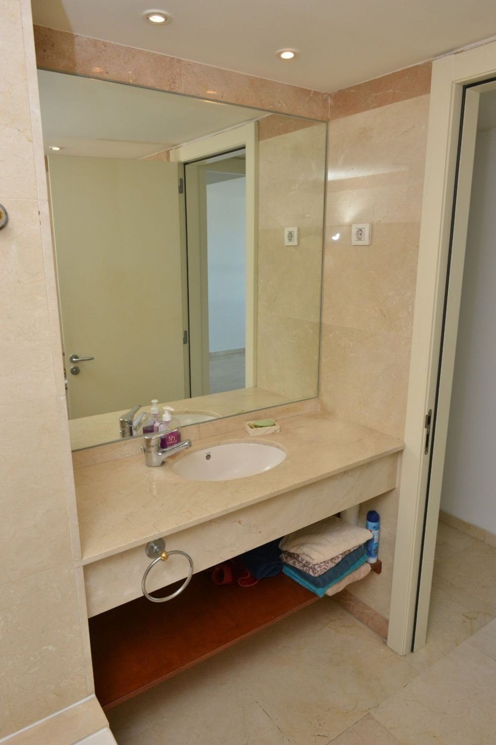 Apartment à Barcelona, Espagne 4 chambres, 141 m2 No. 177355
