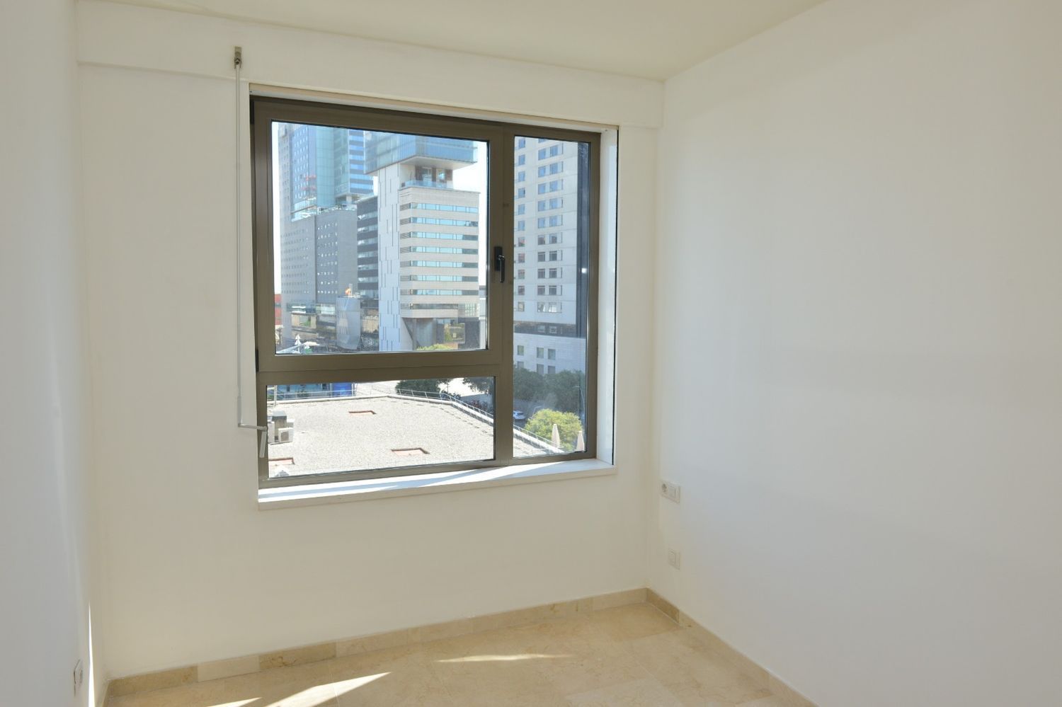 Apartment à Barcelona, Espagne 4 chambres, 141 m2 No. 177355