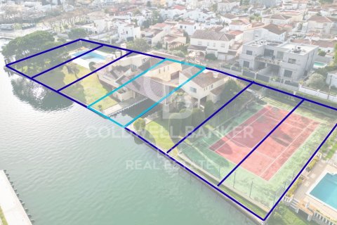 Land plot in Empuriabrava, Girona, Spain 500 sq.m. No. 159361