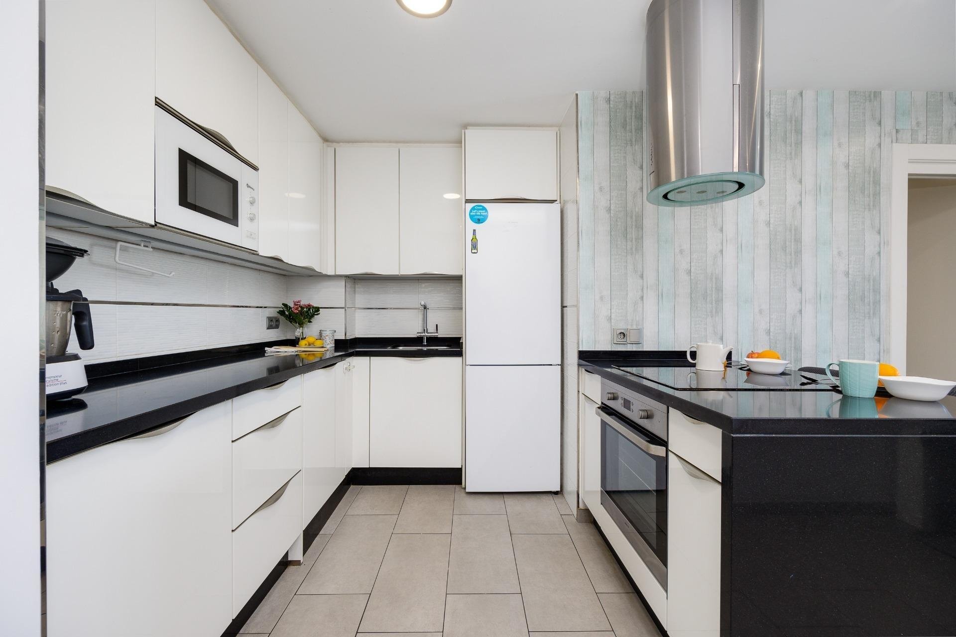 Apartamento en Torrevieja, Alicante, España 2 dormitorios, 64 m2 No. 184267
