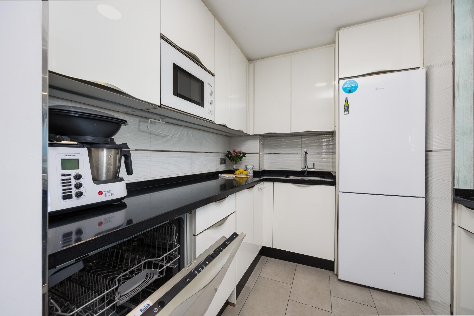 Apartamento en Torrevieja, Alicante, España 2 dormitorios, 64 m2 No. 184267