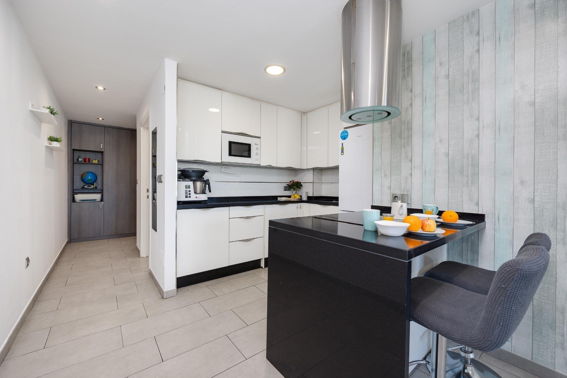 Apartamento en Torrevieja, Alicante, España 2 dormitorios, 64 m2 No. 184267