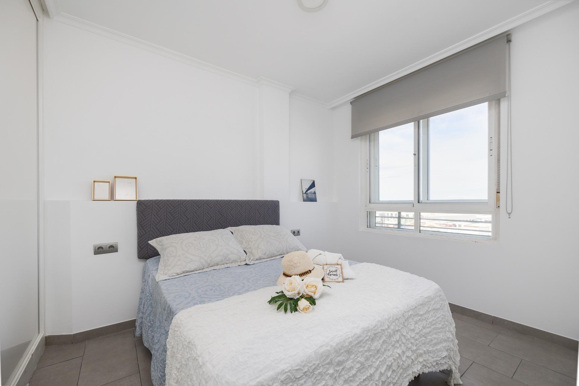 Apartamento en Torrevieja, Alicante, España 2 dormitorios, 64 m2 No. 184267