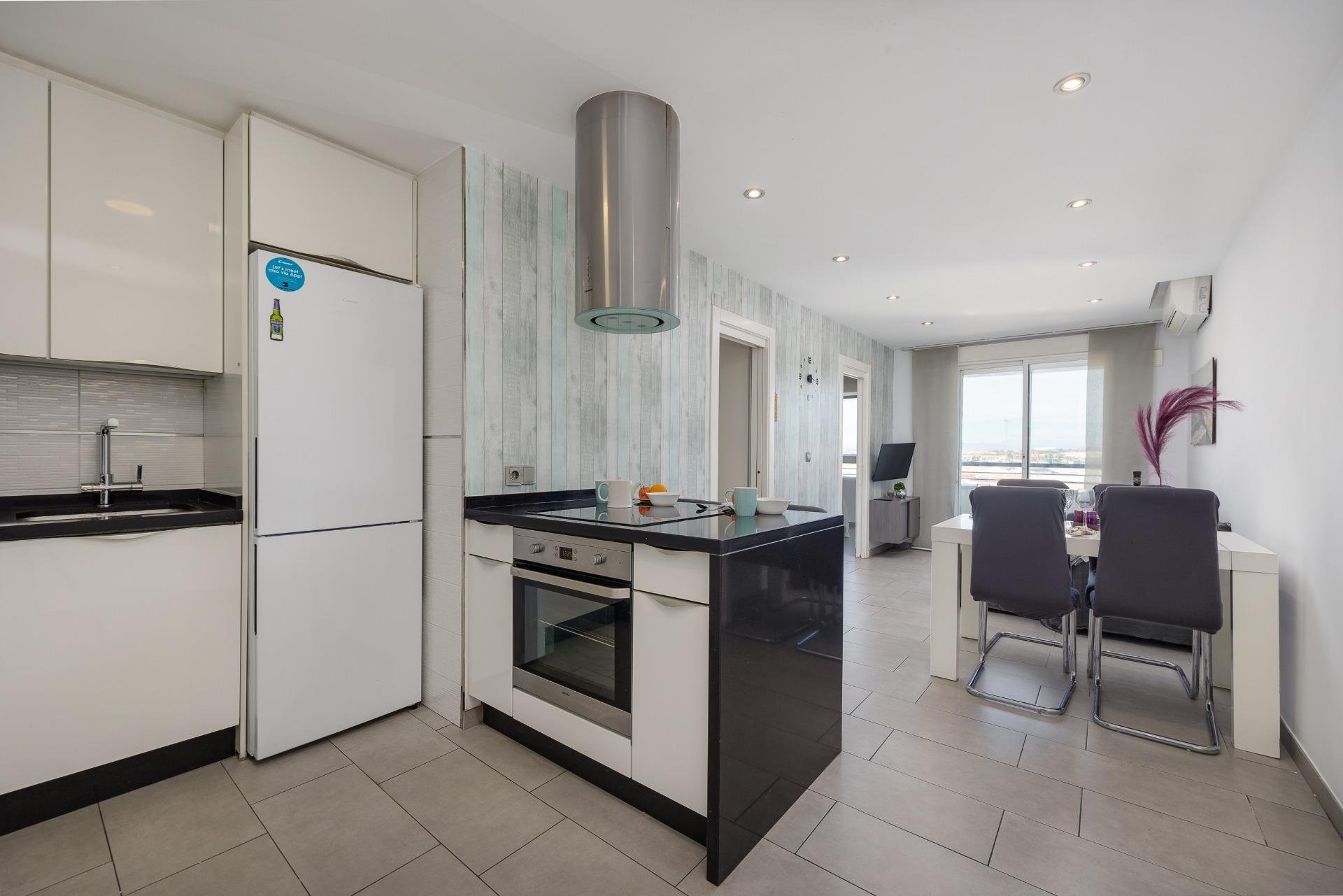 Apartamento en Torrevieja, Alicante, España 2 dormitorios, 64 m2 No. 184267