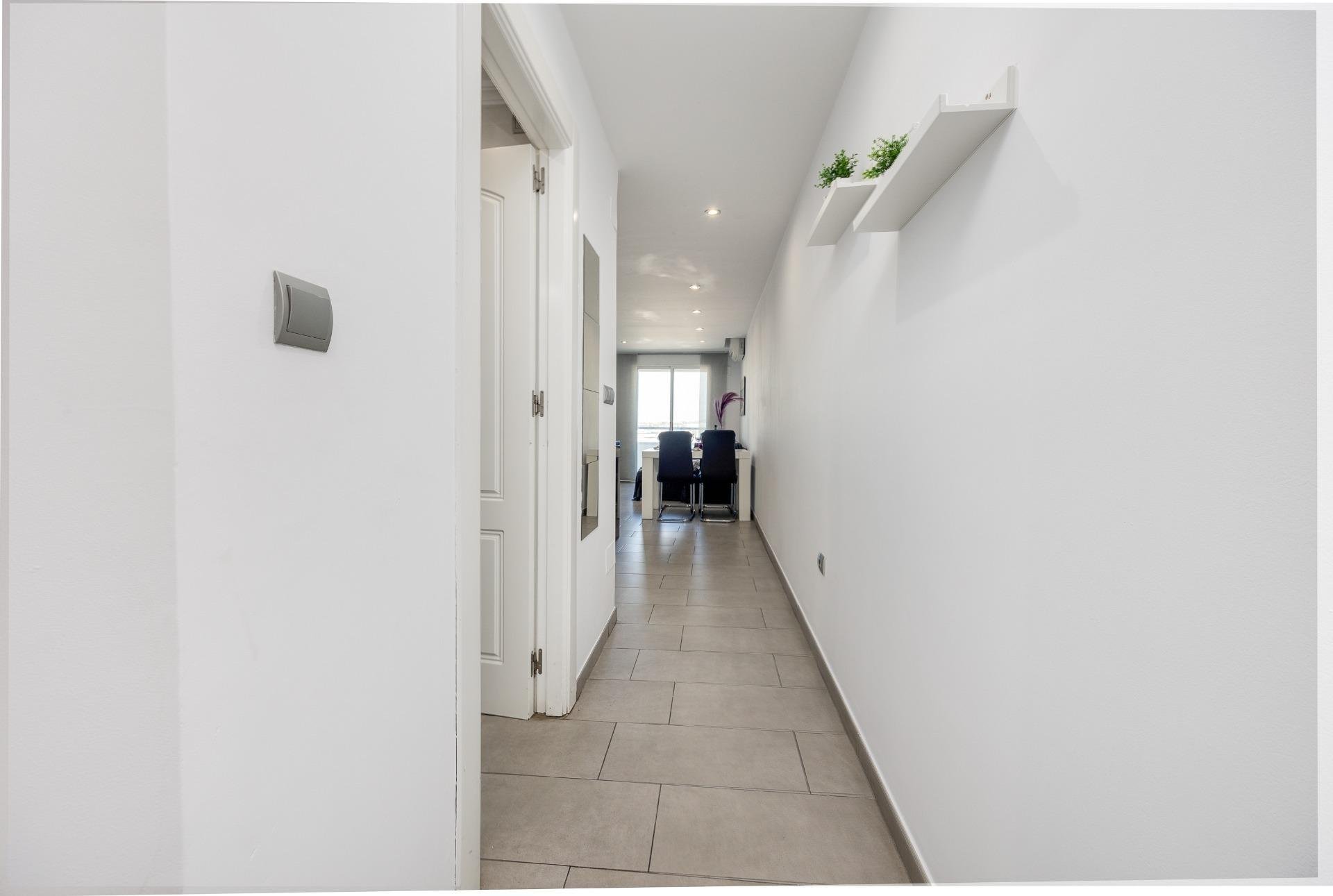 Apartamento en Torrevieja, Alicante, España 2 dormitorios, 64 m2 No. 184267