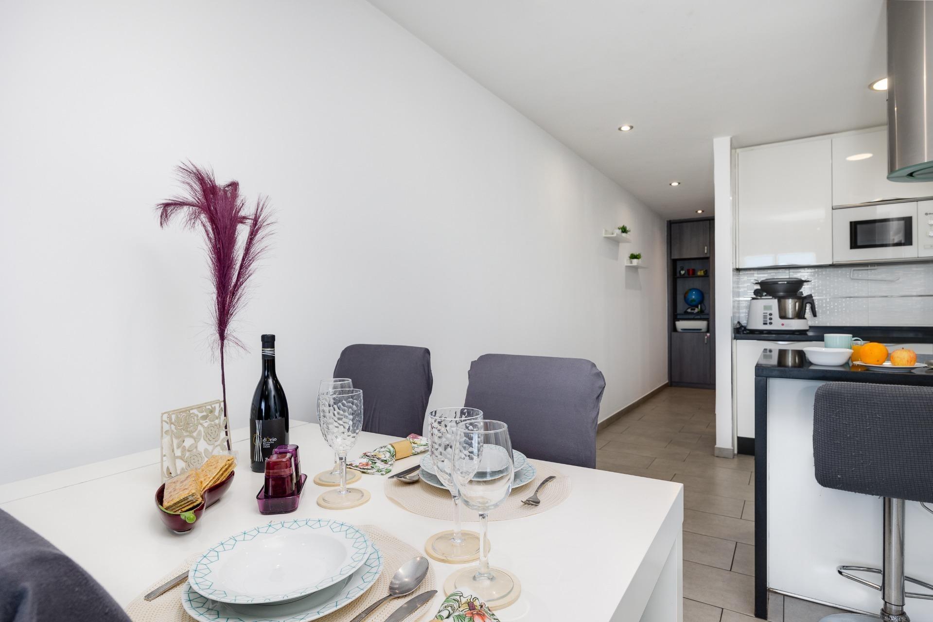 Apartamento en Torrevieja, Alicante, España 2 dormitorios, 64 m2 No. 184267