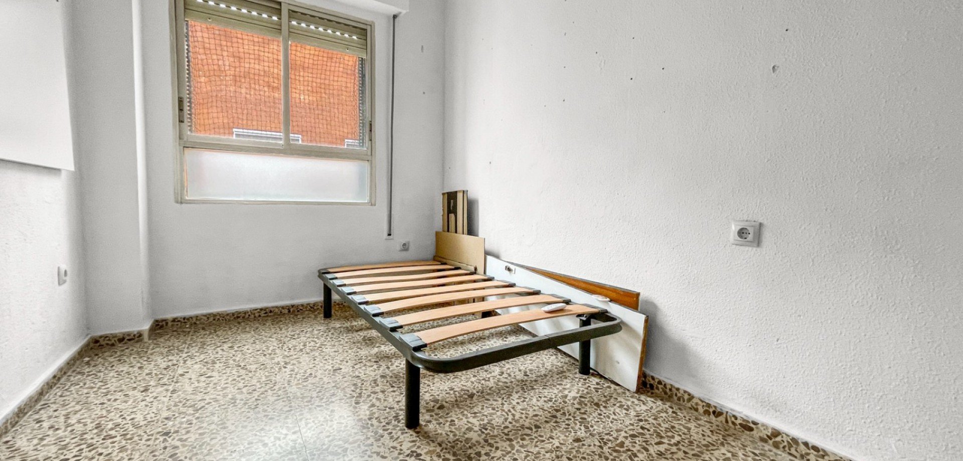 Appartamento a Guardamar del Segura, Alicante, Spagna 4 camere da letto, 137 mq. N° 189488