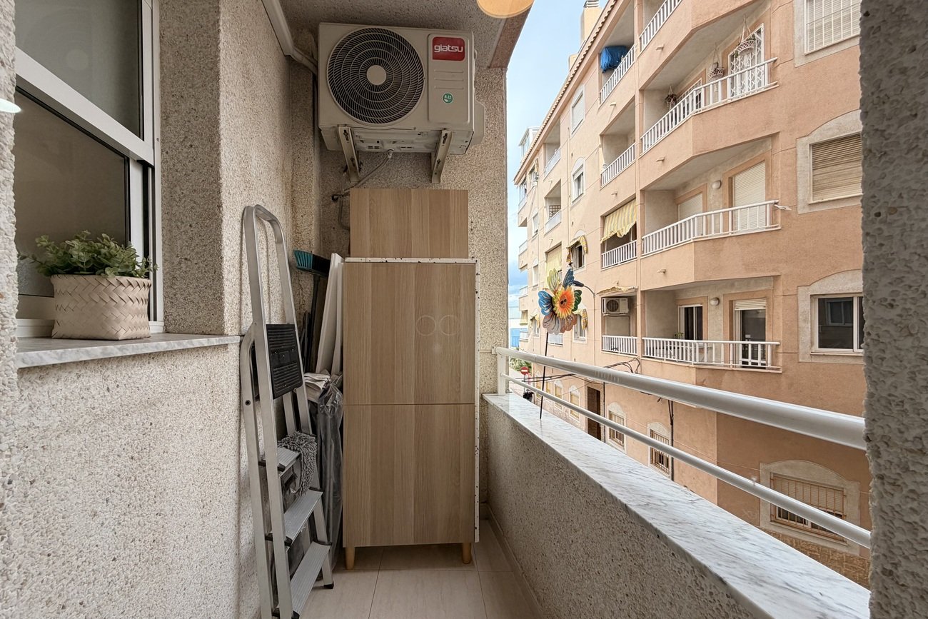 Appartamento a Torrevieja, Alicante, Spagna 3 camere da letto, 84 mq. N° 184439