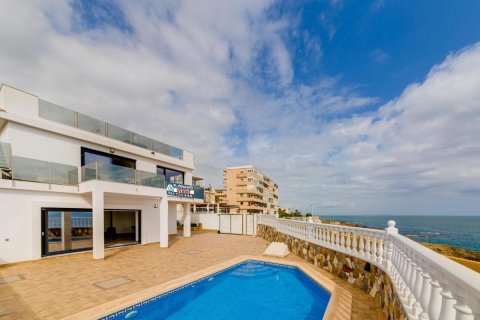 Villa in Torrevieja, Alicante, Spanien 4 Schlafzimmer, 210 m2 Nr. 95984
