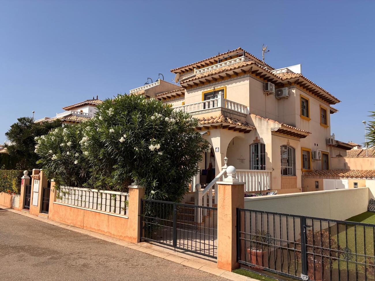 Townhouse in Alicante, Spanien 2 Schlafzimmer, 80 m2 Nr. 193127