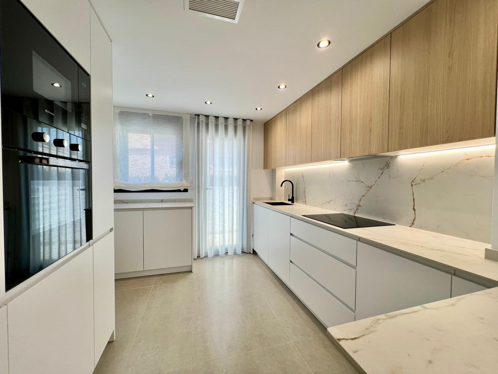 Kaupunkipientalo Benferri, Alicante, Espanja 3 makuuhuonetta, 222 m2 No. 163853