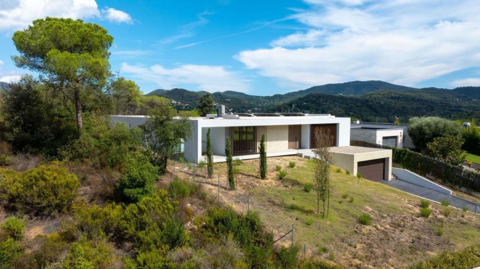 Сasa en España 4 dormitorios, 456 m2 No. 160795