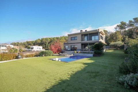 House en Espagne 4 chambres, 537 m2 No. 160796