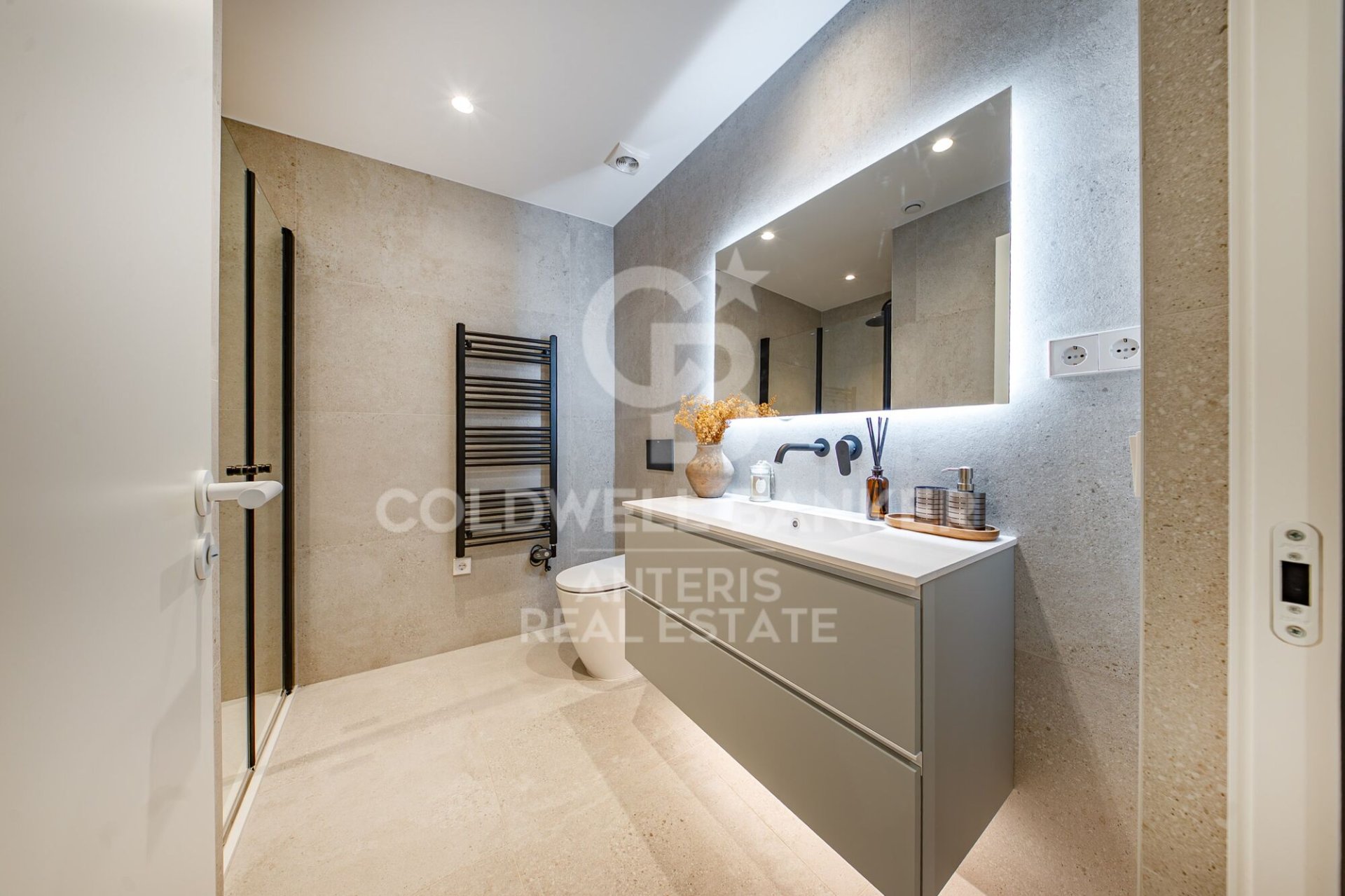 Apartment à Barcelona, Espagne 3 chambres, 106 m2 No. 178811