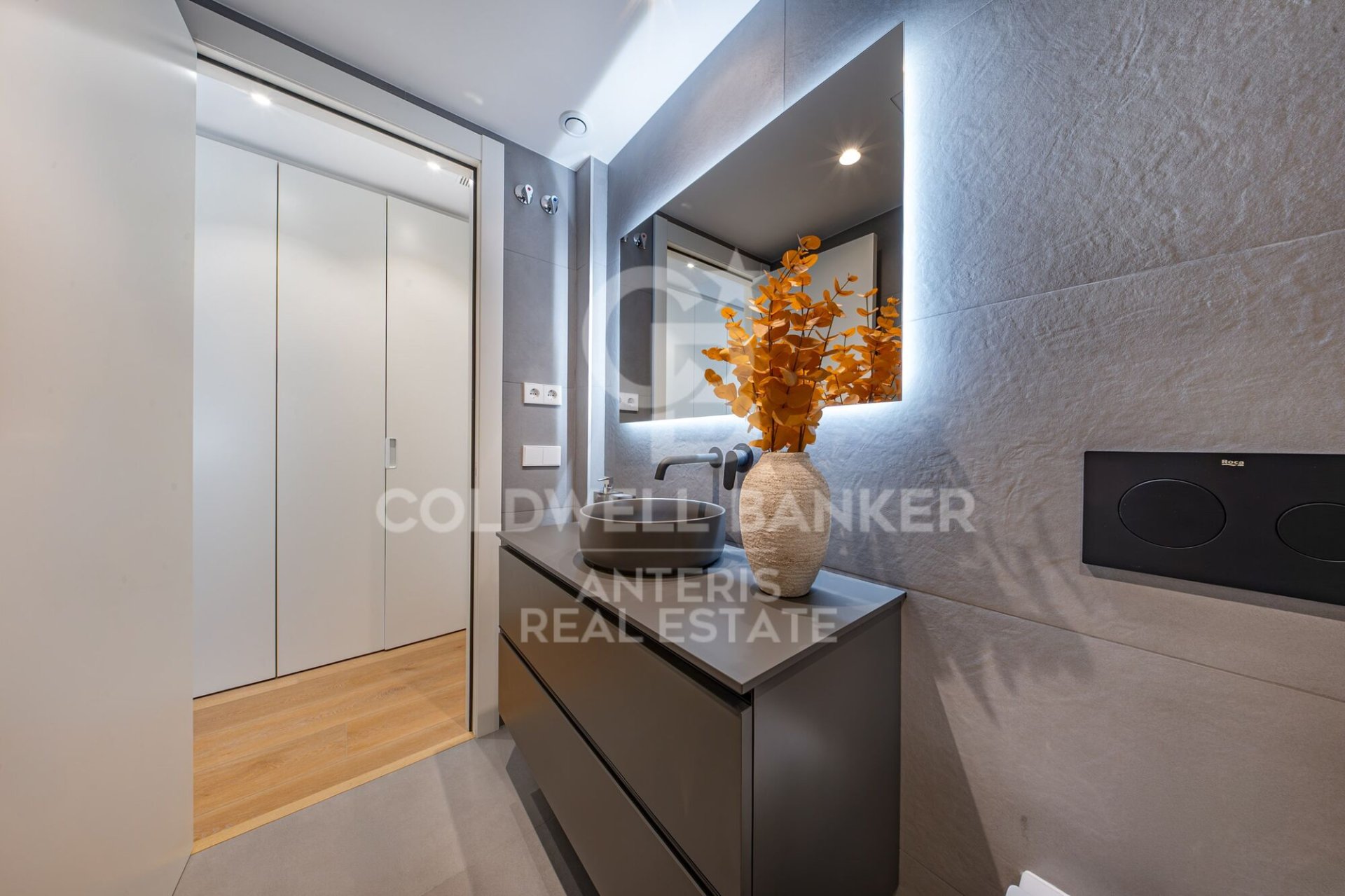 Apartment à Barcelona, Espagne 3 chambres, 106 m2 No. 178811