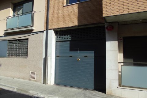 Garage à Manlleu, Barcelona, Espagne 15 m2 No. 191567
