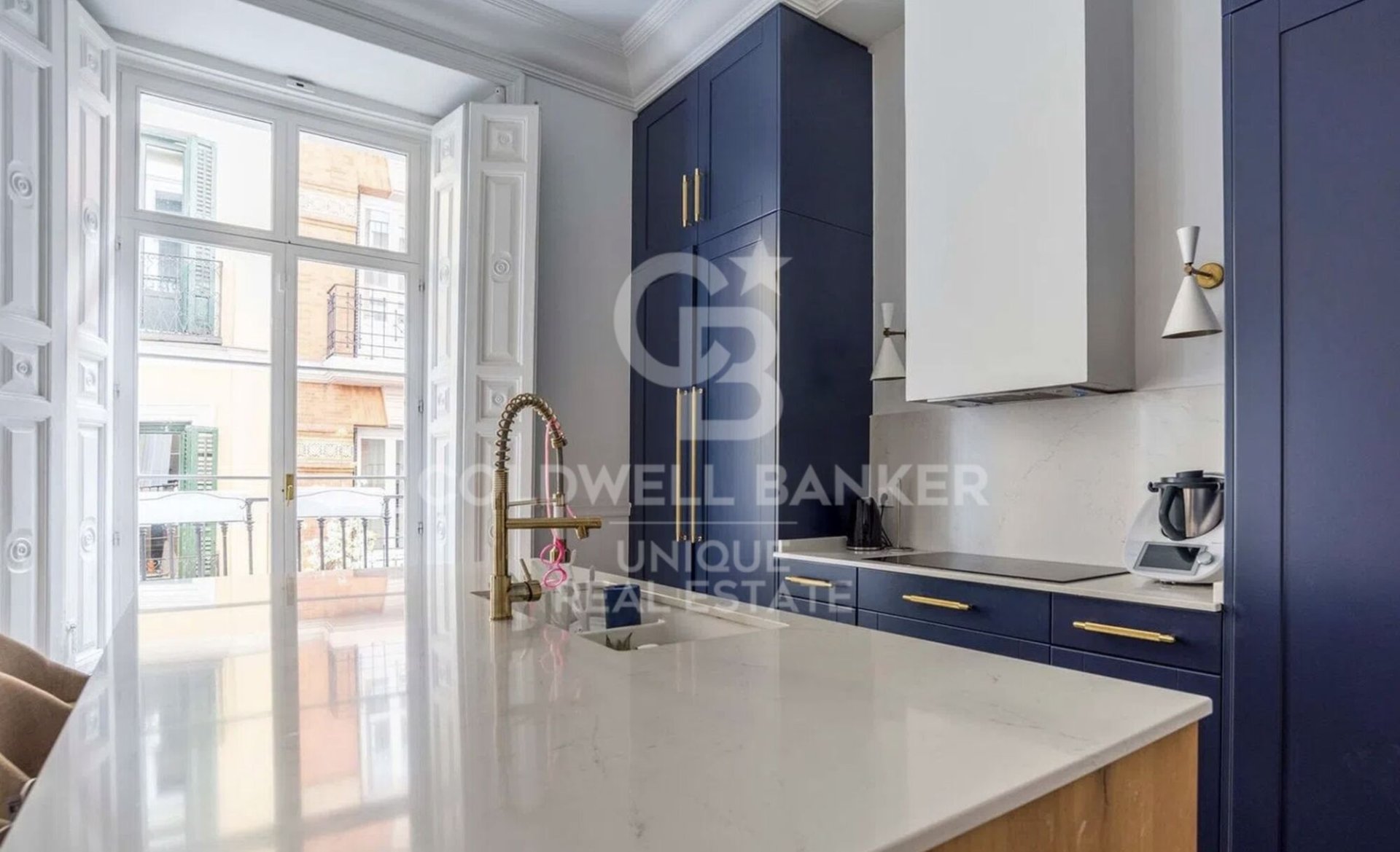 Huoneisto Madrid, Espanja 4 makuuhuonetta, 243 m2 No. 178765