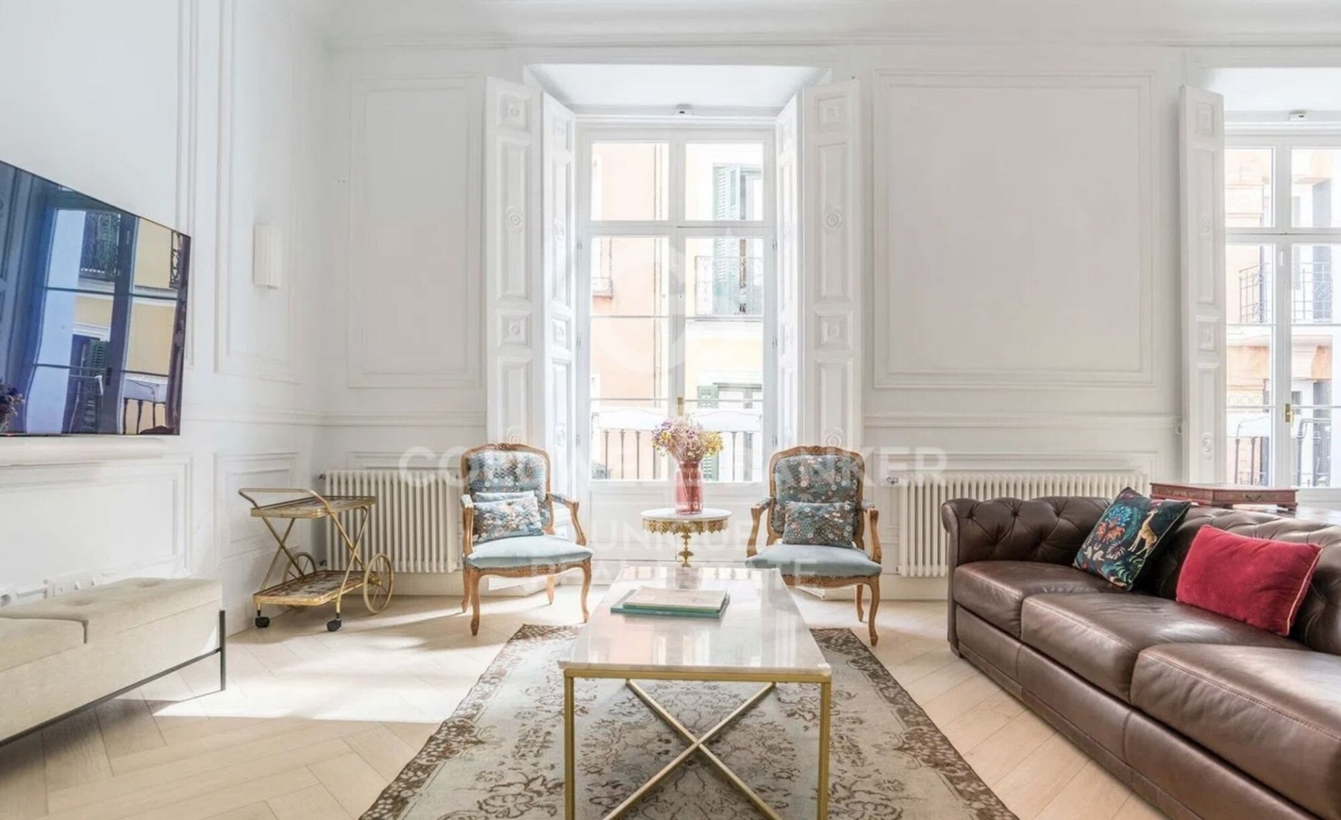 Huoneisto Madrid, Espanja 4 makuuhuonetta, 243 m2 No. 178765