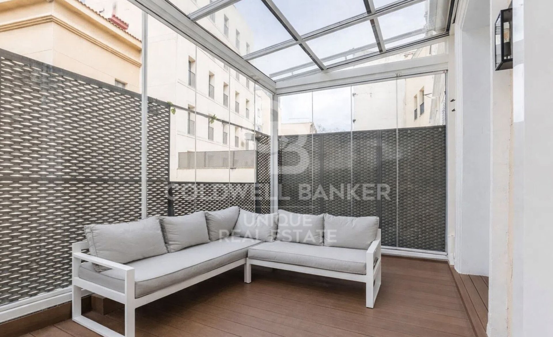 Huoneisto Madrid, Espanja 4 makuuhuonetta, 243 m2 No. 178765