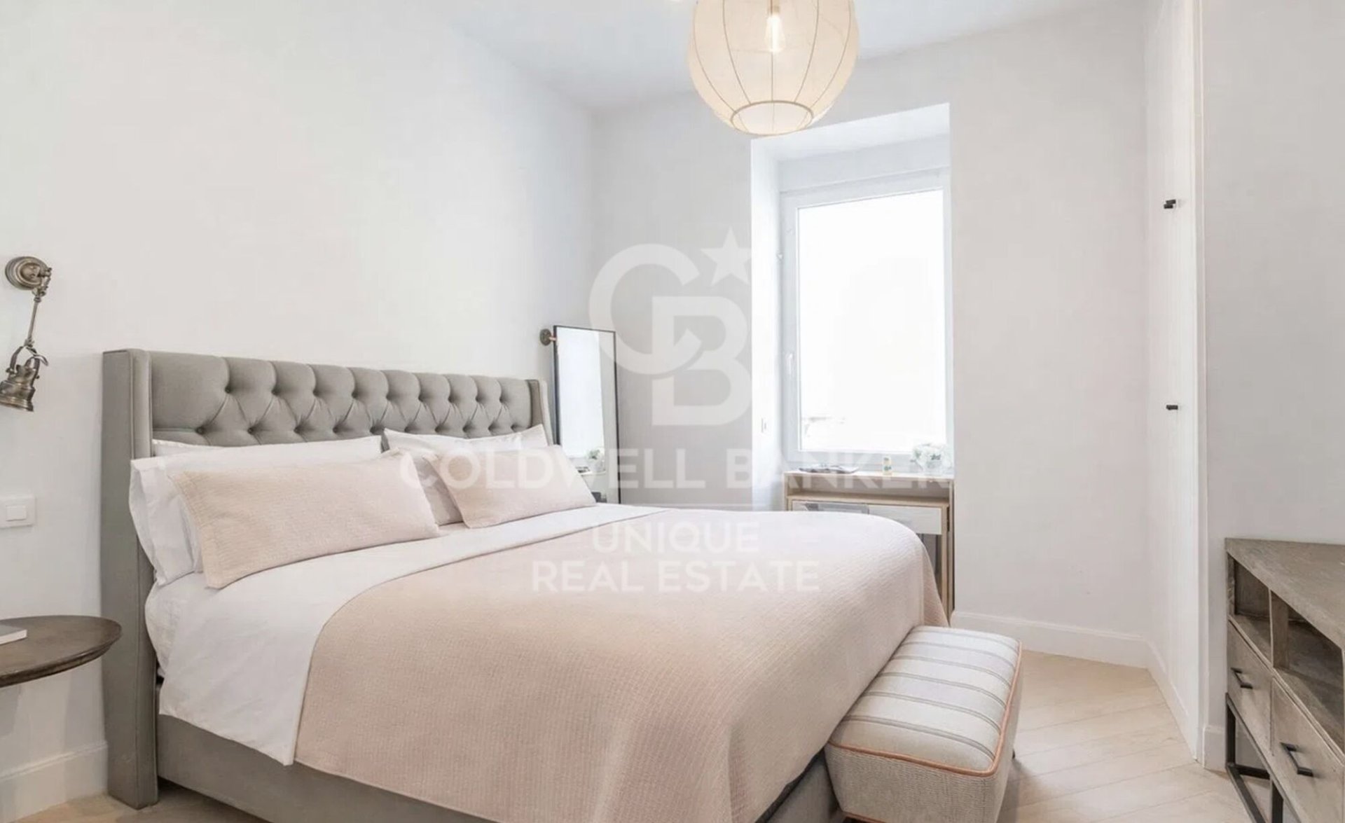 Huoneisto Madrid, Espanja 4 makuuhuonetta, 243 m2 No. 178765